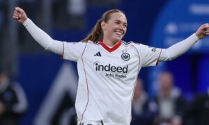 &laquo;Et år fri med fotball fordi jeg en gang slo en gutt på trening&raquo;: Eintracht Frankfurt-stjernen avslører noen nysgjerrige innsikter