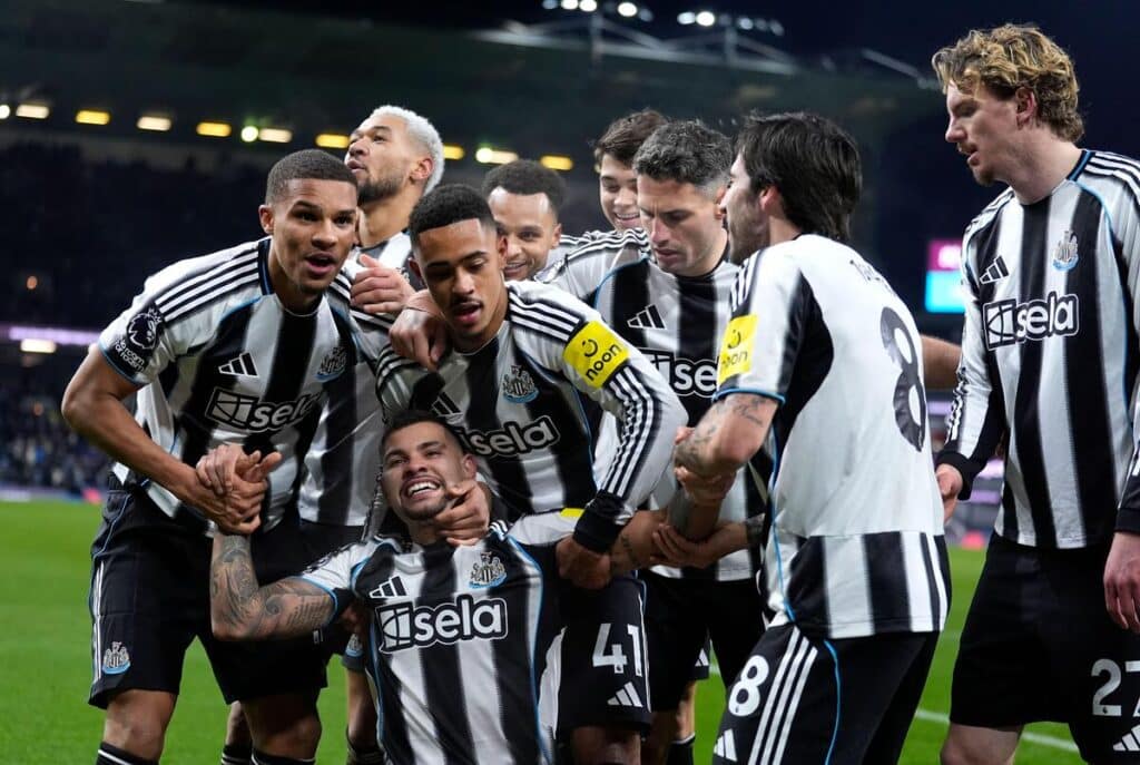 Newcastle feirer et mål fra Bruno Guimaraes