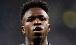 Real Madrid-ikonet advarer Vinicius Junior mot Arsenal-overføring: &laquo;Det er ingen vei tilbake … det skjedde med Özil også&raquo;
