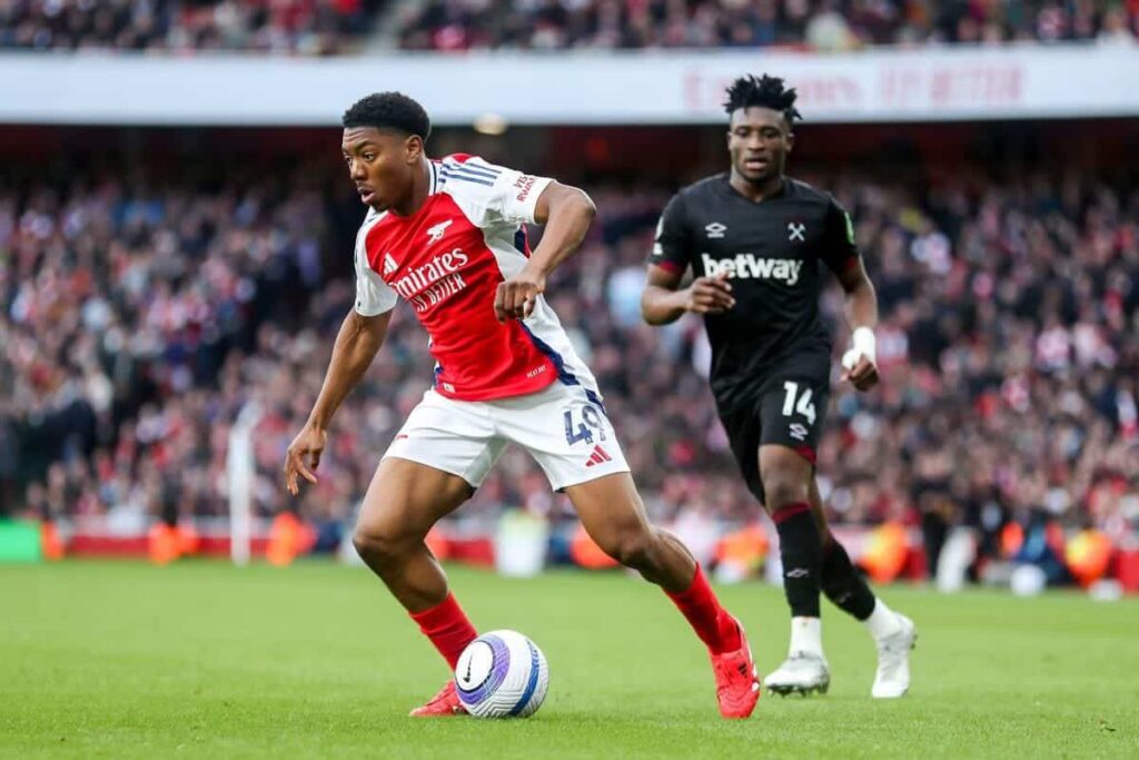 Tidligere Arsenal-forsvarer sier at en bytteavtale som involverer Lewis-Skelly og Rashford vil være til fordel for alle parter