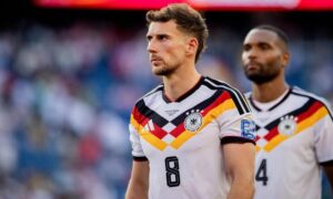 Aston Villa er enige om en avtale om å signere den tyske midtbanespilleren Goretzka