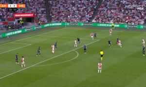 Ajax-fansen mister tålmodigheten med sin egen spiller: &laquo;Han er rett og slett ikke god nok!&raquo;