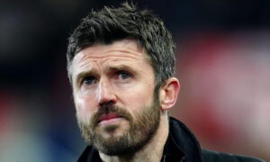 Carrick sier at United må &laquo;fortsette å presse&raquo; på overgangsmarkedet