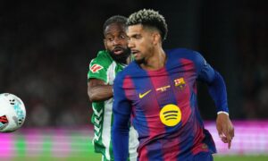 Liverpool bekrefter at Ronald Araujo har signert et lån fra Barcelona