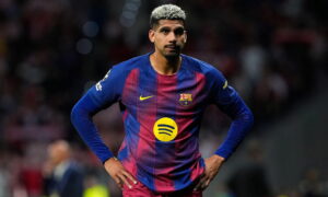 Liverpool er enige om å låne Barcelona-forsvareren Araujo