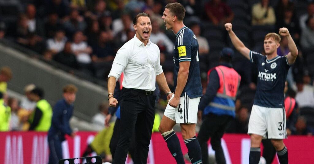 Matthias Jaissle feirer Newcastles seier over Tottenham