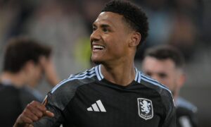 Ollie Watkins: Spissen forlater Aston Villa for 51 millioner pund for å flytte til Al-Hilal