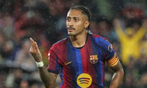 Barca slo sju! Raphinha hat-trick og Joao Cancelo-snunner opprettholder perfekt Liga-start for Hansi Flicks side