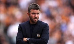 «Det plager meg ikke en gang» – Michael Carrick reagerer på økende sparkepress etter Manchester Uniteds historiske kollaps mot Brighton