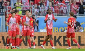 Kongene av slottet! Freiburg går til topps i Bundesliga etter femmåls riving av Gladbach