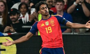 Lamine Yamal scorer et mål av historiske proporsjoner for Spania i England