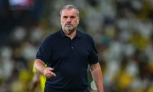 En saudisk mediefigur angriper Postecoglou: Jeg ville snakket bedre enn ham i garderoben!