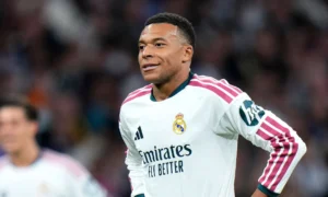 Kylian Mbappe og La Liga ber om unnskyldning mens Real Madrid-stjernen vekker raseri i Kina og truer La Liga TV blackout med &laquo;diktator&raquo;-spøk
