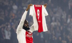 Ajax-spissen Tolu avslører hvilket stort navn som inspirerte ham til å vise Dolberg-skjorten
