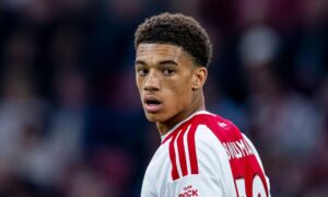 Bouwman reagerer for første gang på hendelsen med Van Bommel under Ajax – PSV