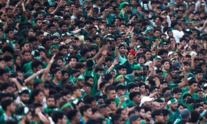 Fra tribunen til banen: Saudi-Arabias inferno sluker UAE på et kvarter