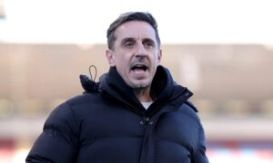 Gary Neville river seg inn på Man Utds midtbane etter en alarmerende uavgjort til Tottenham
